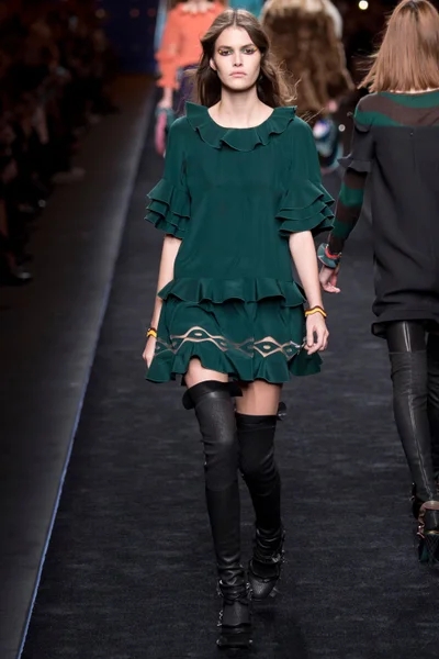 Look 9